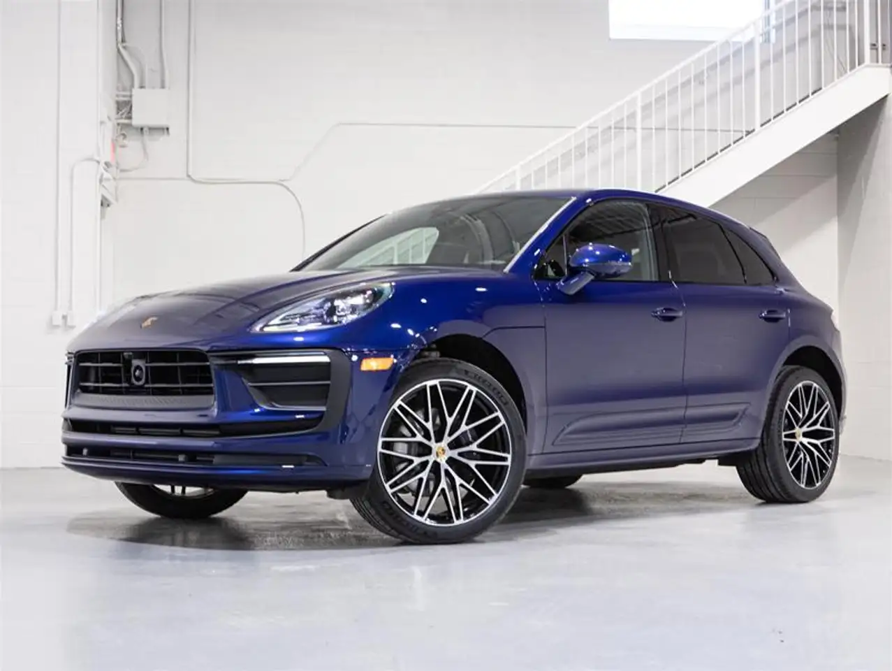 Porsche Macan photo Porsche Macan