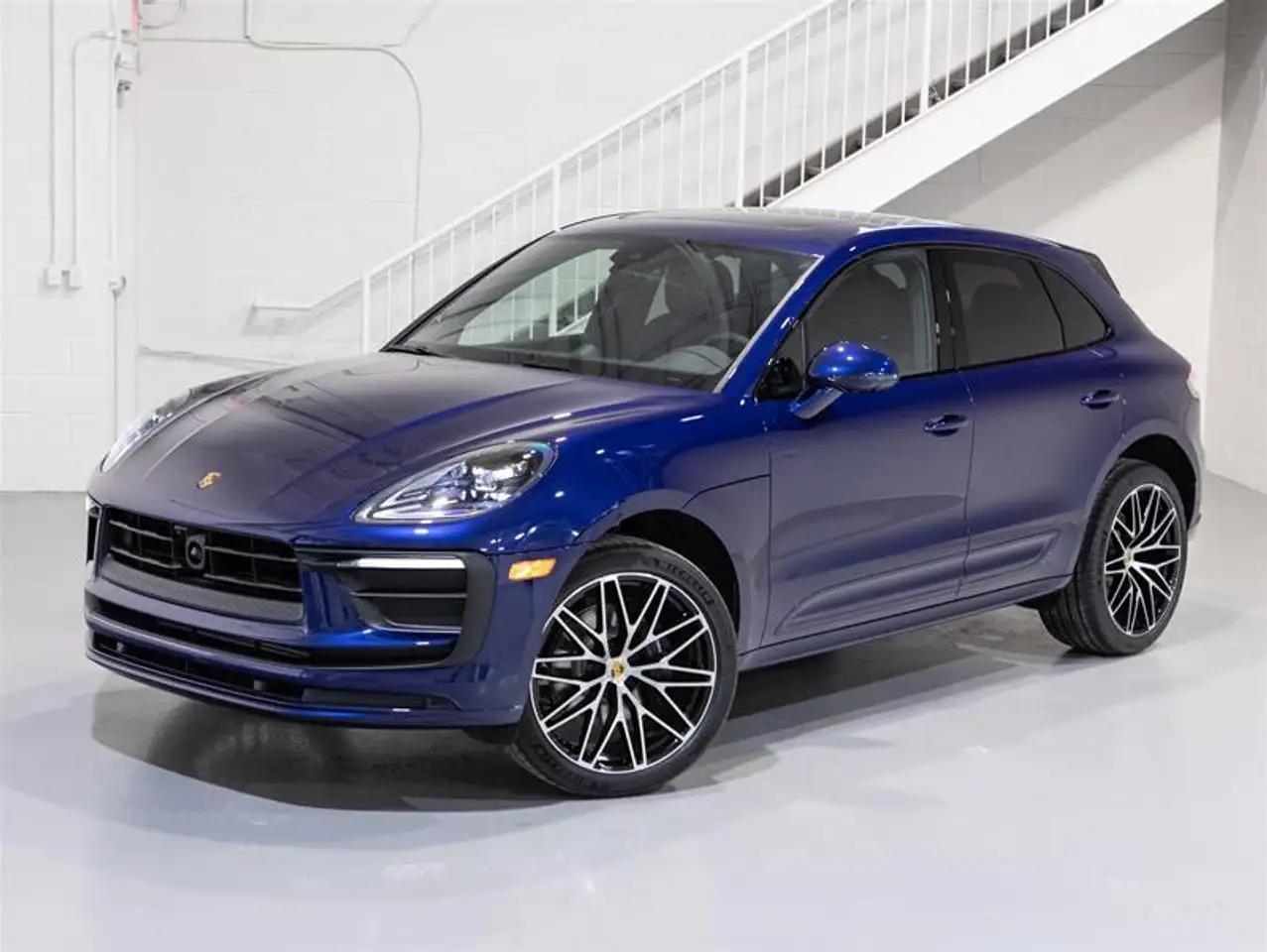 Porsche Macan photo Porsche Macan