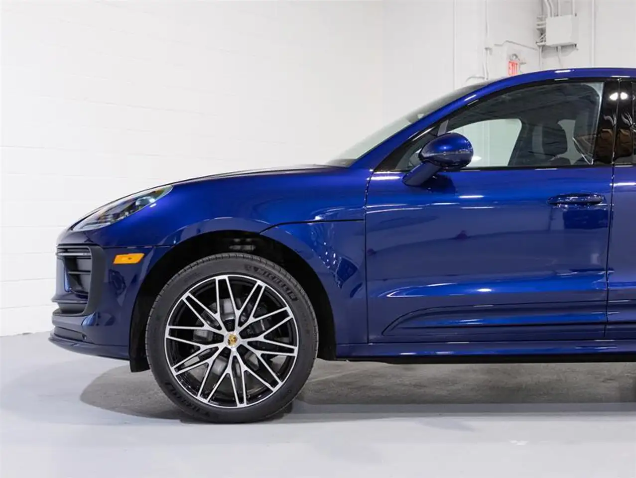 Porsche Macan photo Porsche Macan