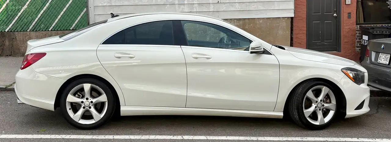 Mercedes-Benz CLA снимка Mercedes-Benz CLA