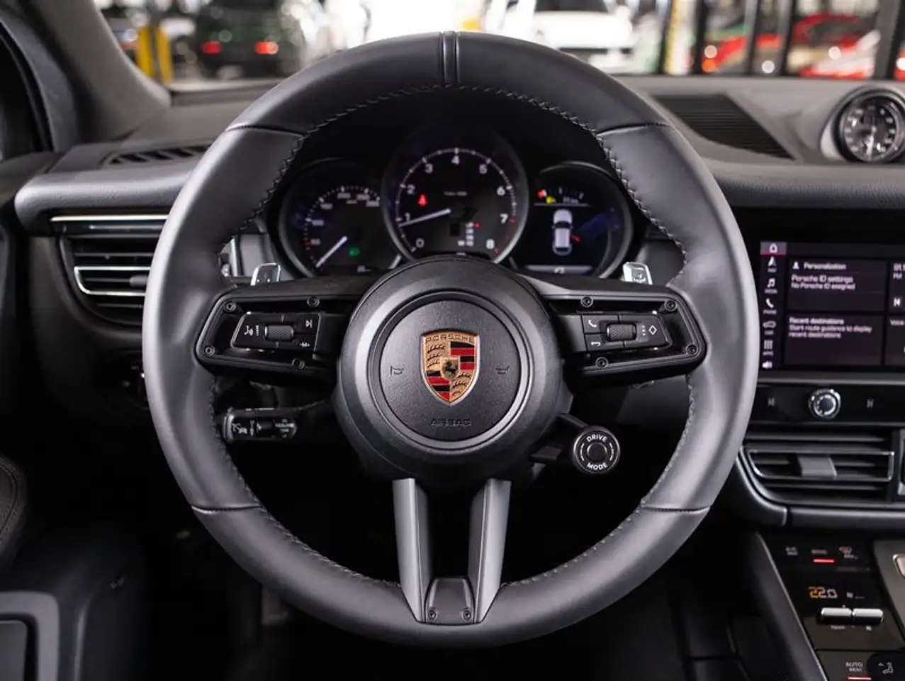 Porsche Macan photo Porsche Macan