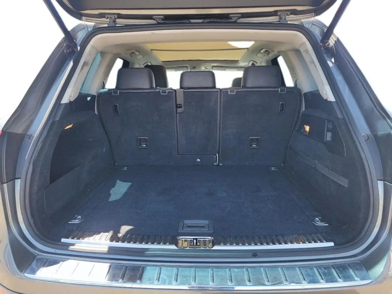 Volkswagen Touareg photo Volkswagen Touareg