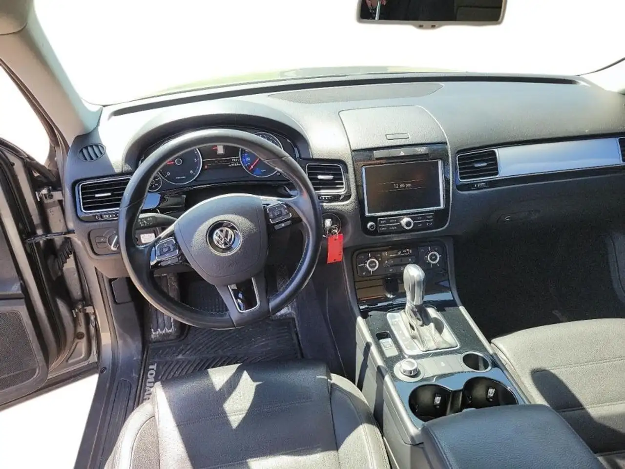 Volkswagen Touareg photo Volkswagen Touareg
