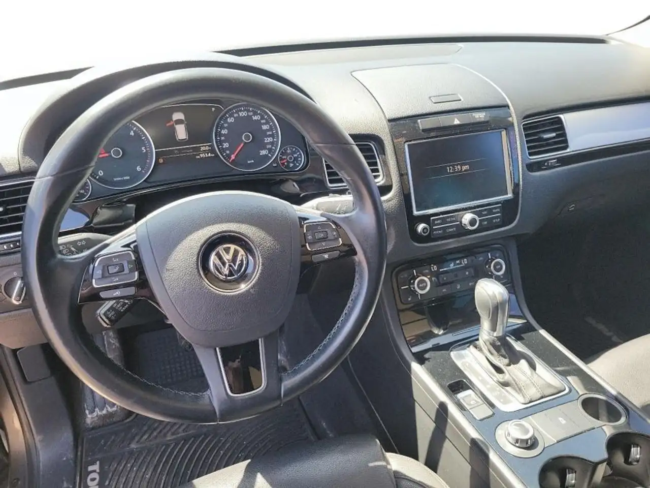 Volkswagen Touareg photo Volkswagen Touareg