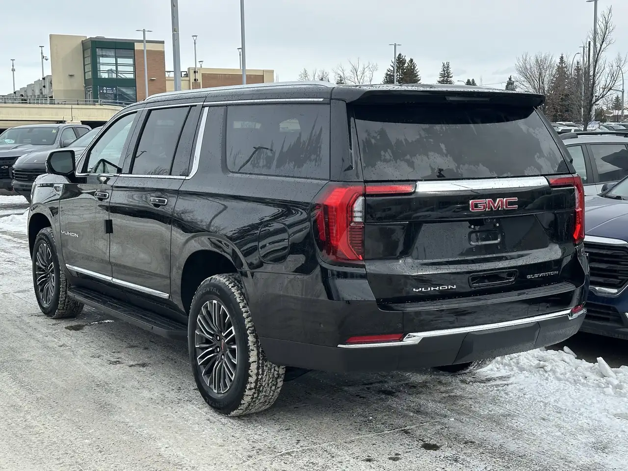 GMC Yukon снимка GMC Yukon