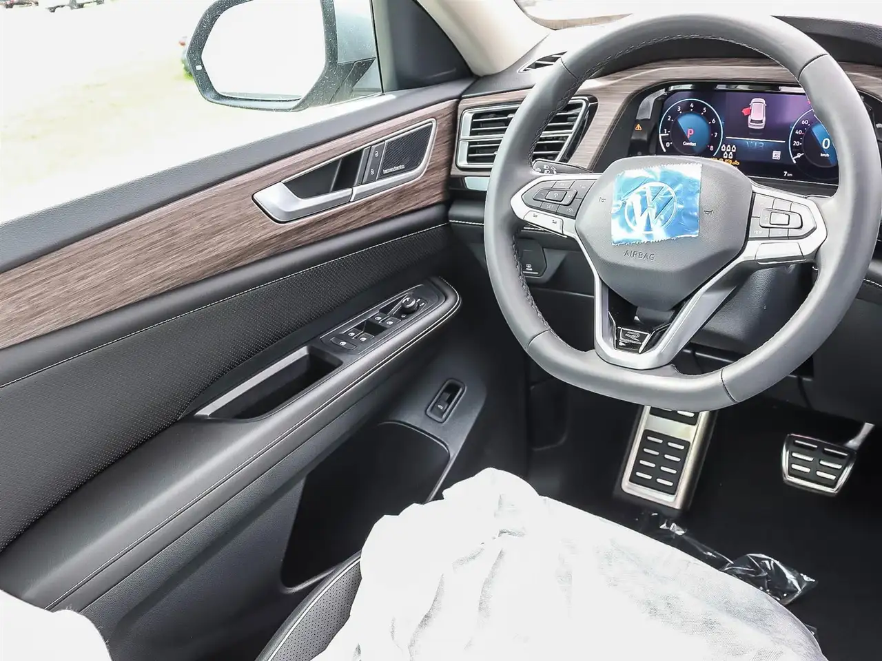 Volkswagen Atlas photo Volkswagen Atlas