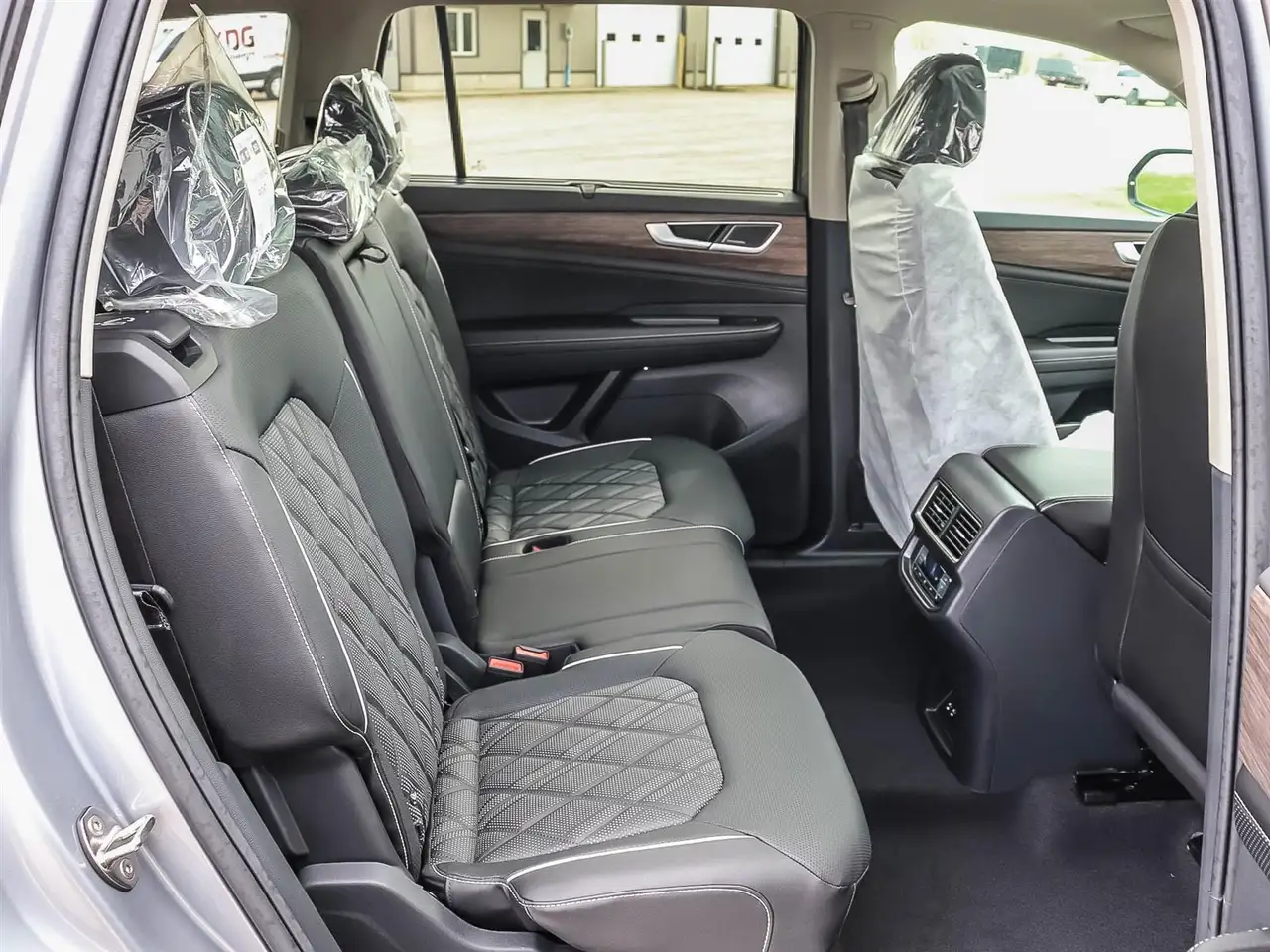 Volkswagen Atlas photo Volkswagen Atlas