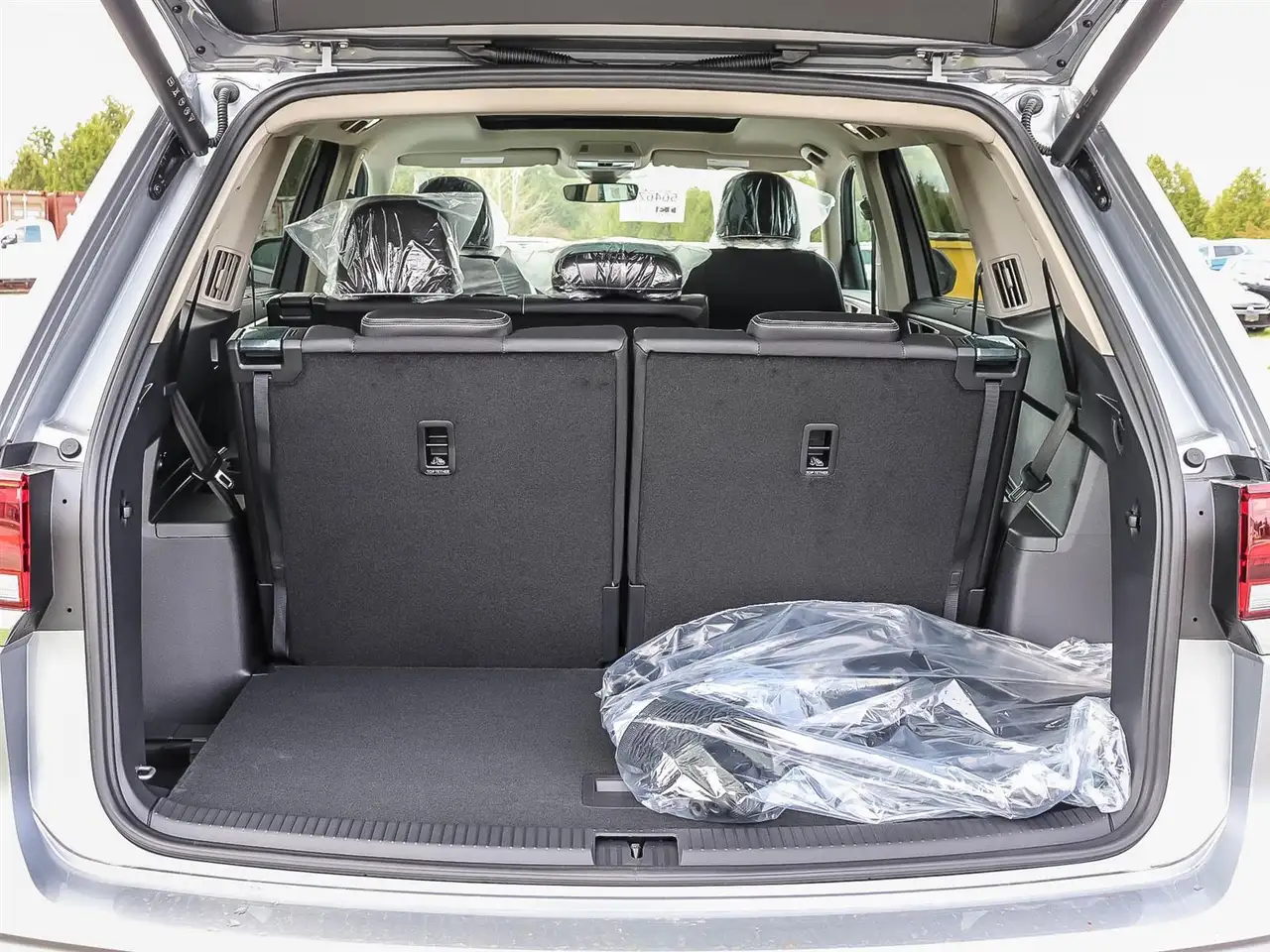 Volkswagen Atlas photo Volkswagen Atlas