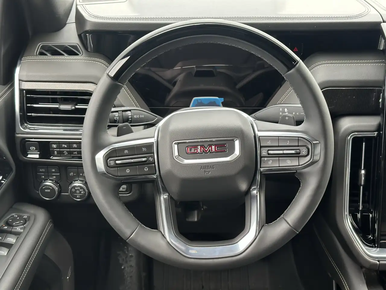 GMC Yukon снимка GMC Yukon