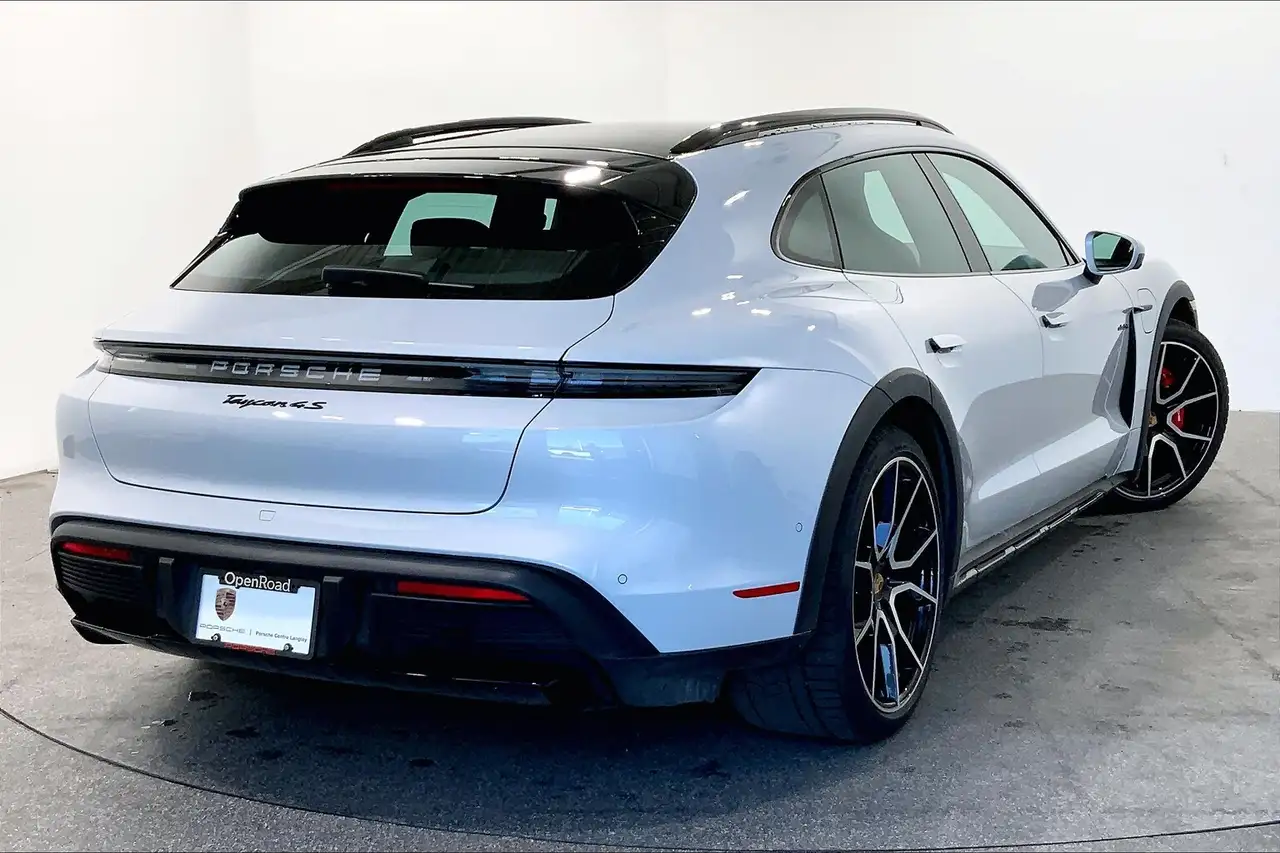 Porsche Taycan снимка Porsche Taycan