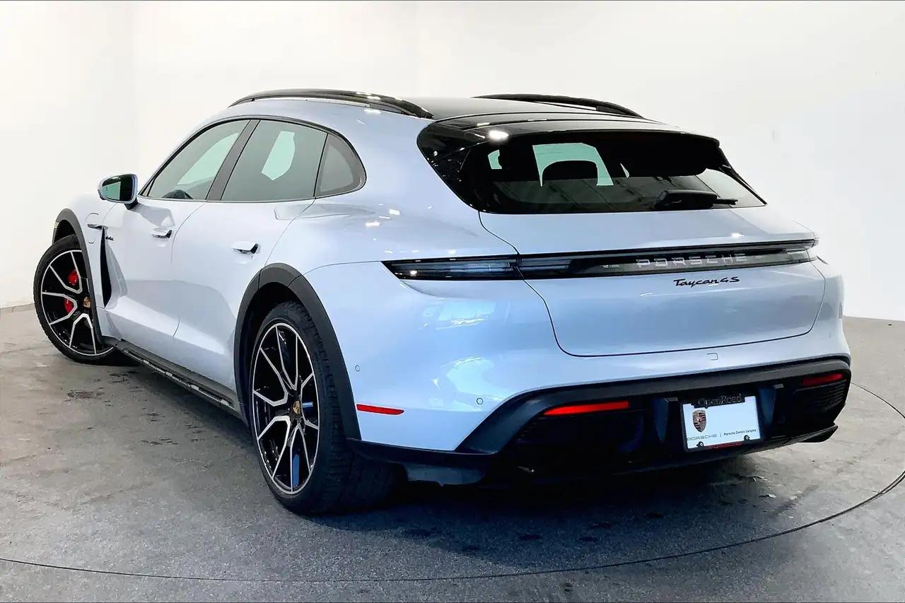 Porsche Taycan снимка Porsche Taycan