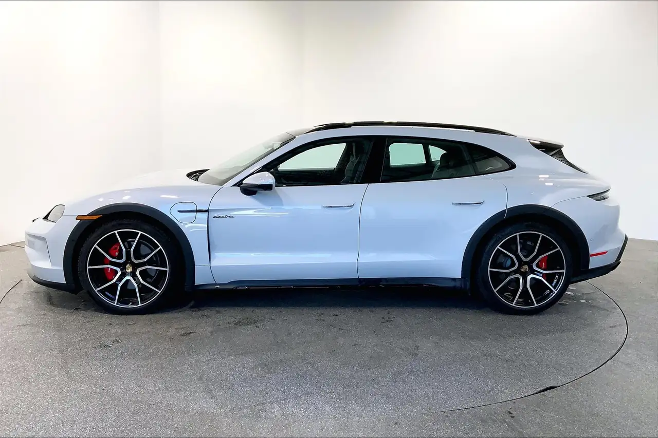 Porsche Taycan снимка Porsche Taycan