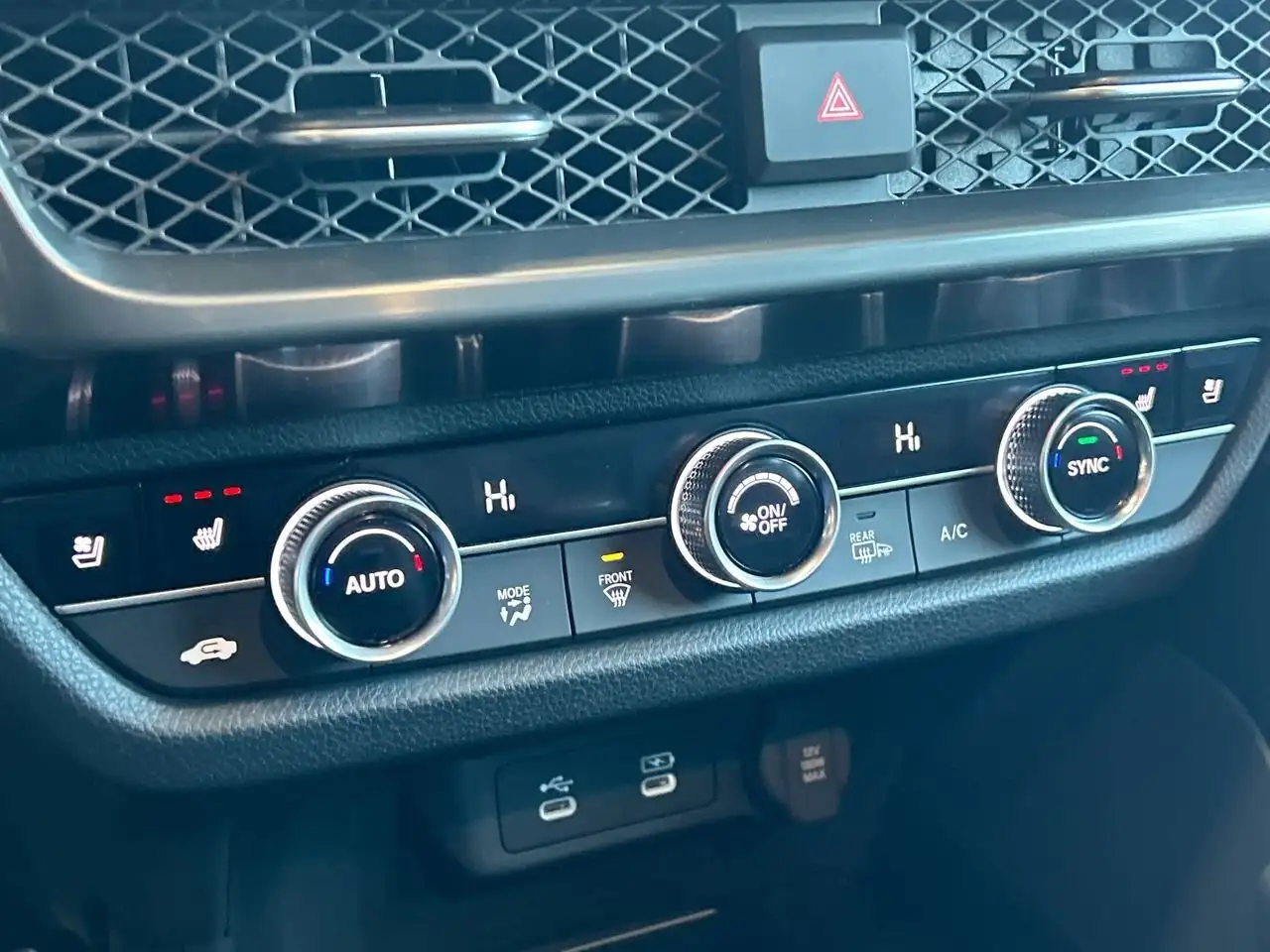Acura ADX снимка Acura ADX
