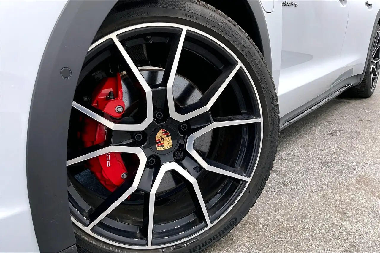 Porsche Taycan снимка Porsche Taycan