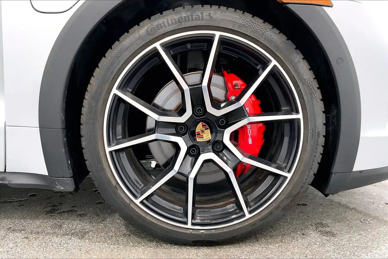 Porsche Taycan снимка Porsche Taycan