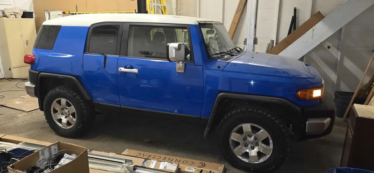 Toyota FJ Cruiser снимка Toyota FJ Cruiser