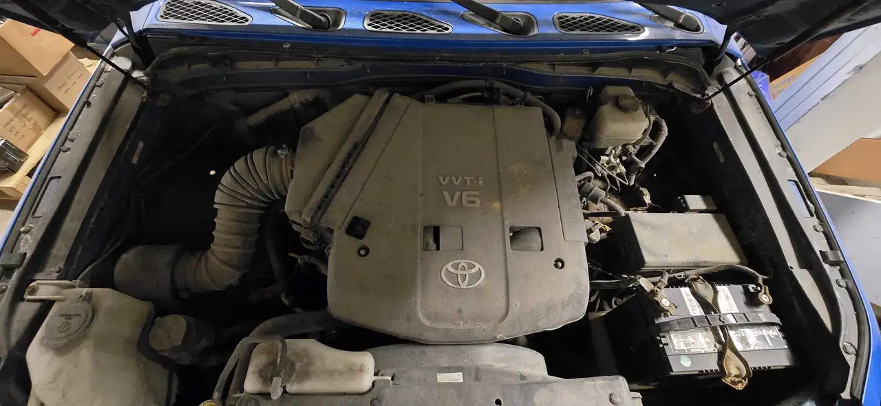 Toyota FJ Cruiser снимка Toyota FJ Cruiser