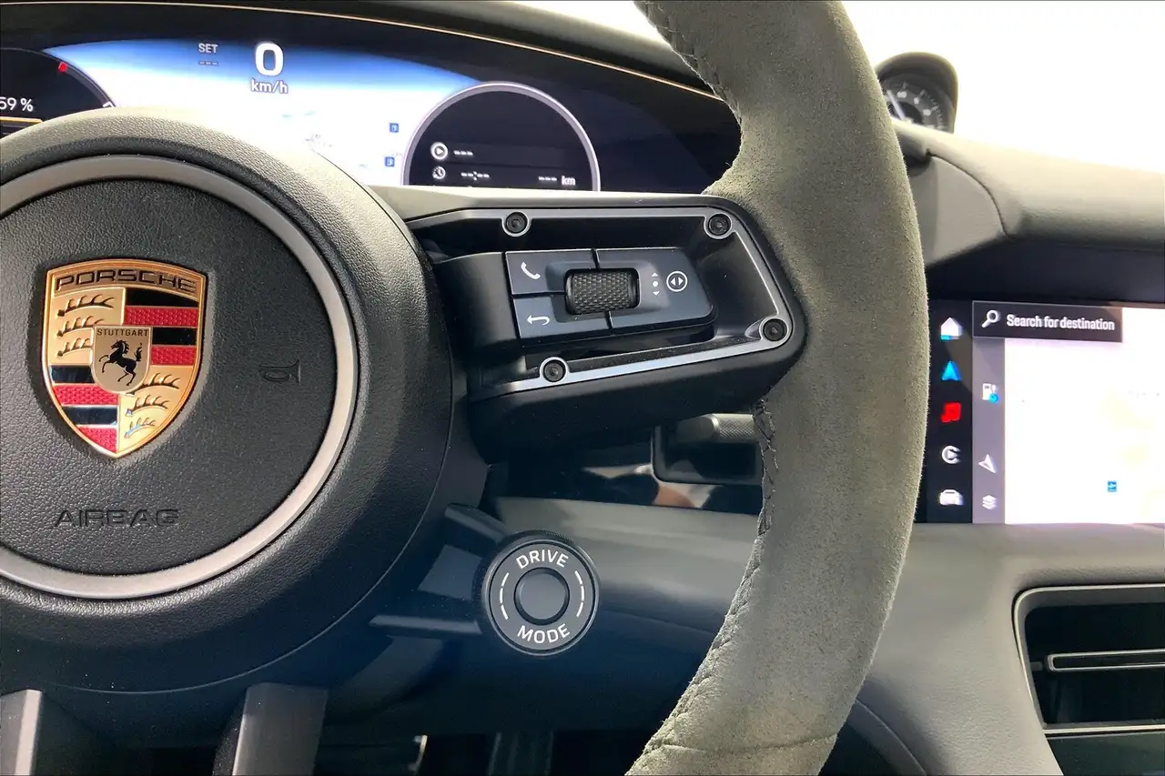 Porsche Taycan снимка Porsche Taycan