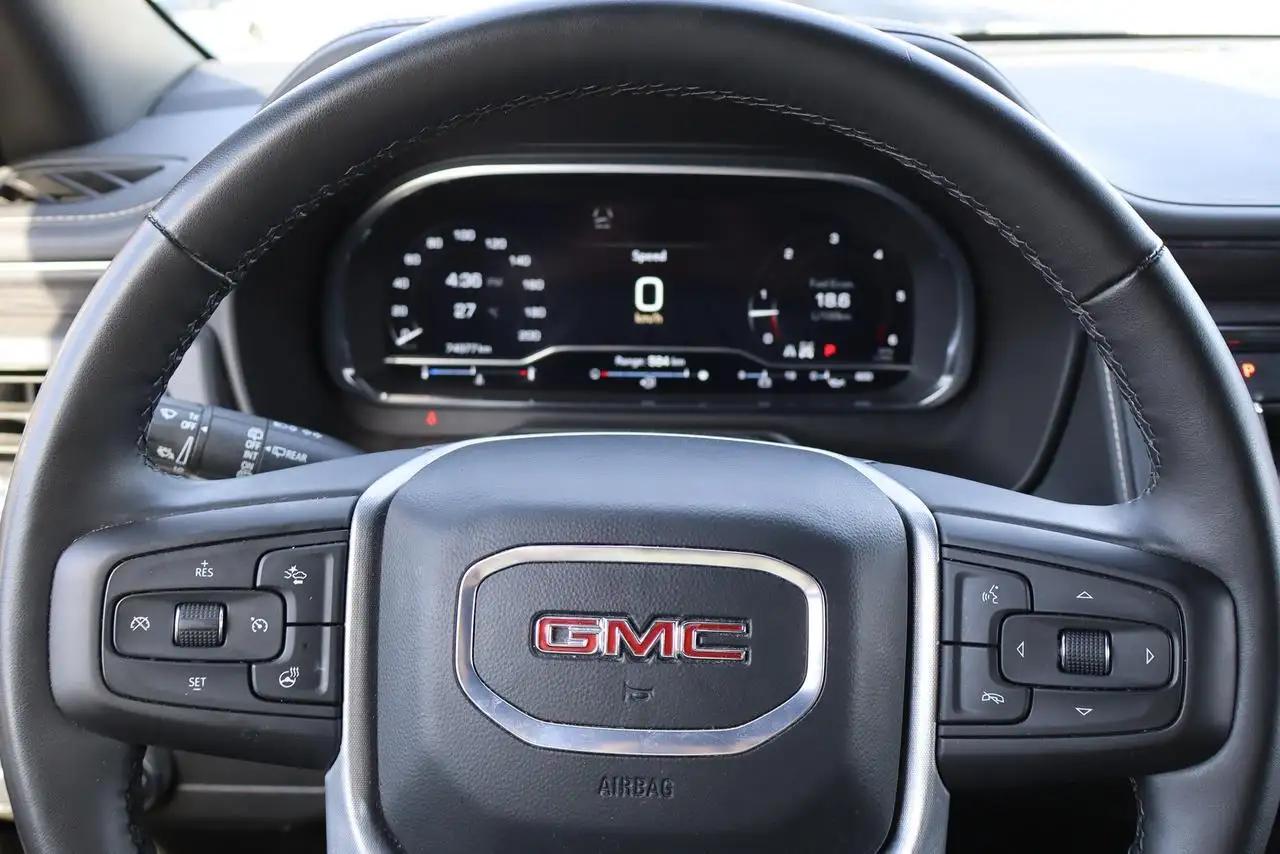GMC Yukon photo GMC Yukon
