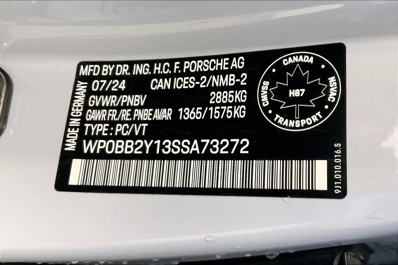 Porsche Taycan снимка Porsche Taycan