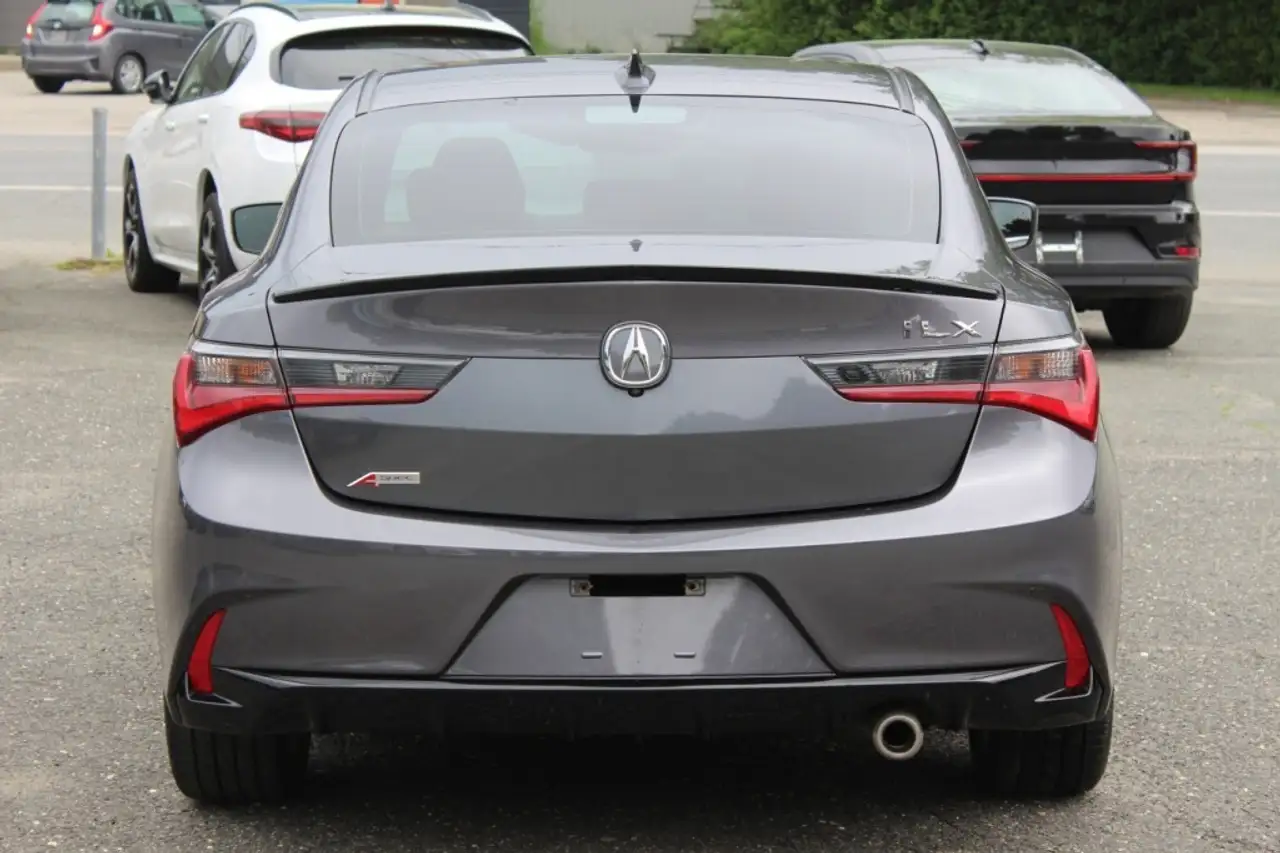 Acura ILX снимка Acura ILX