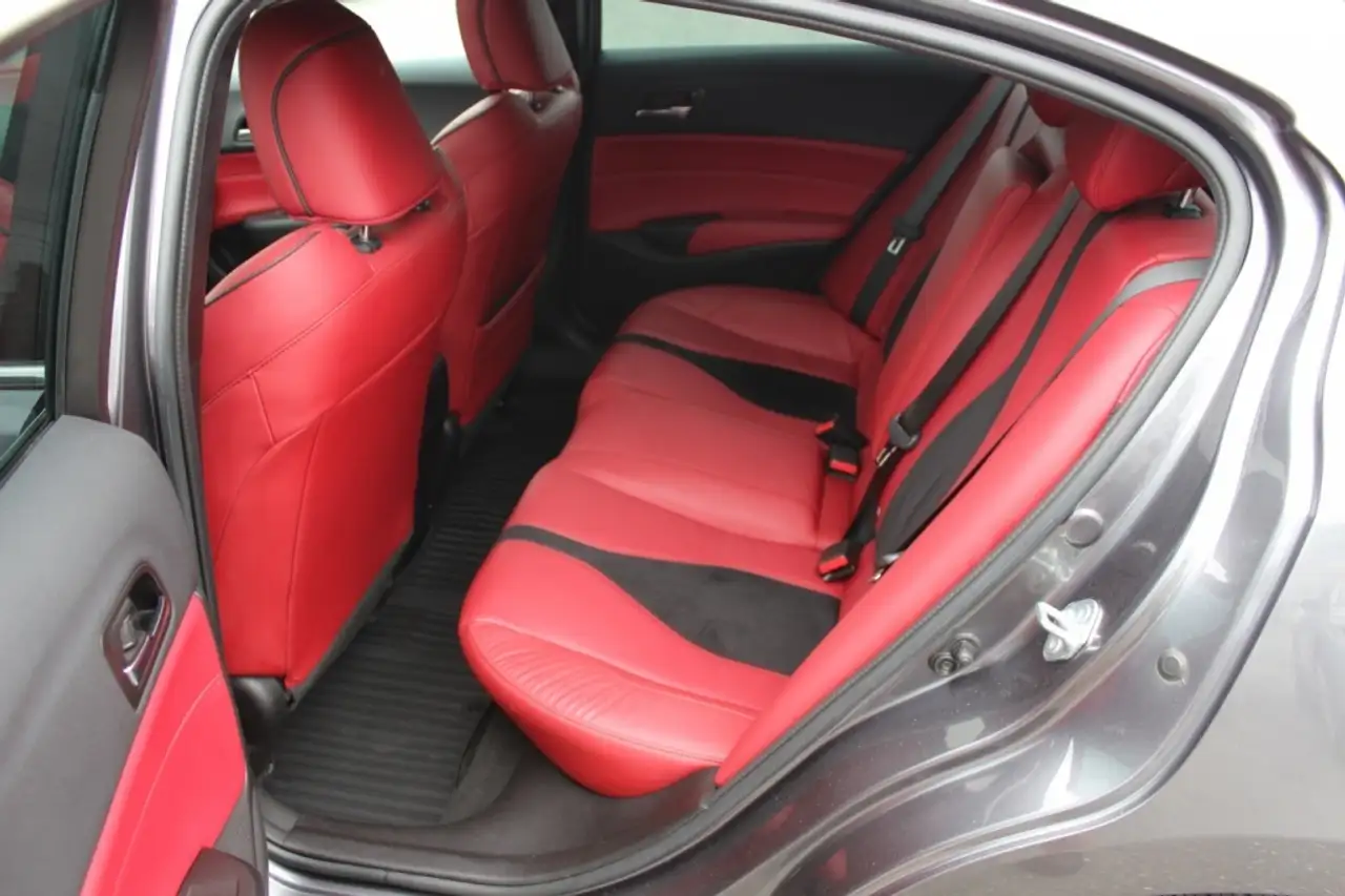 Acura ILX снимка Acura ILX