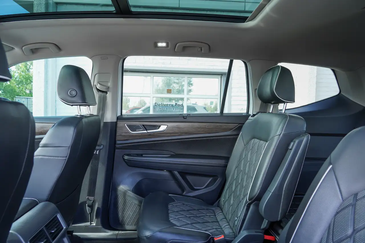Volkswagen Atlas photo Volkswagen Atlas