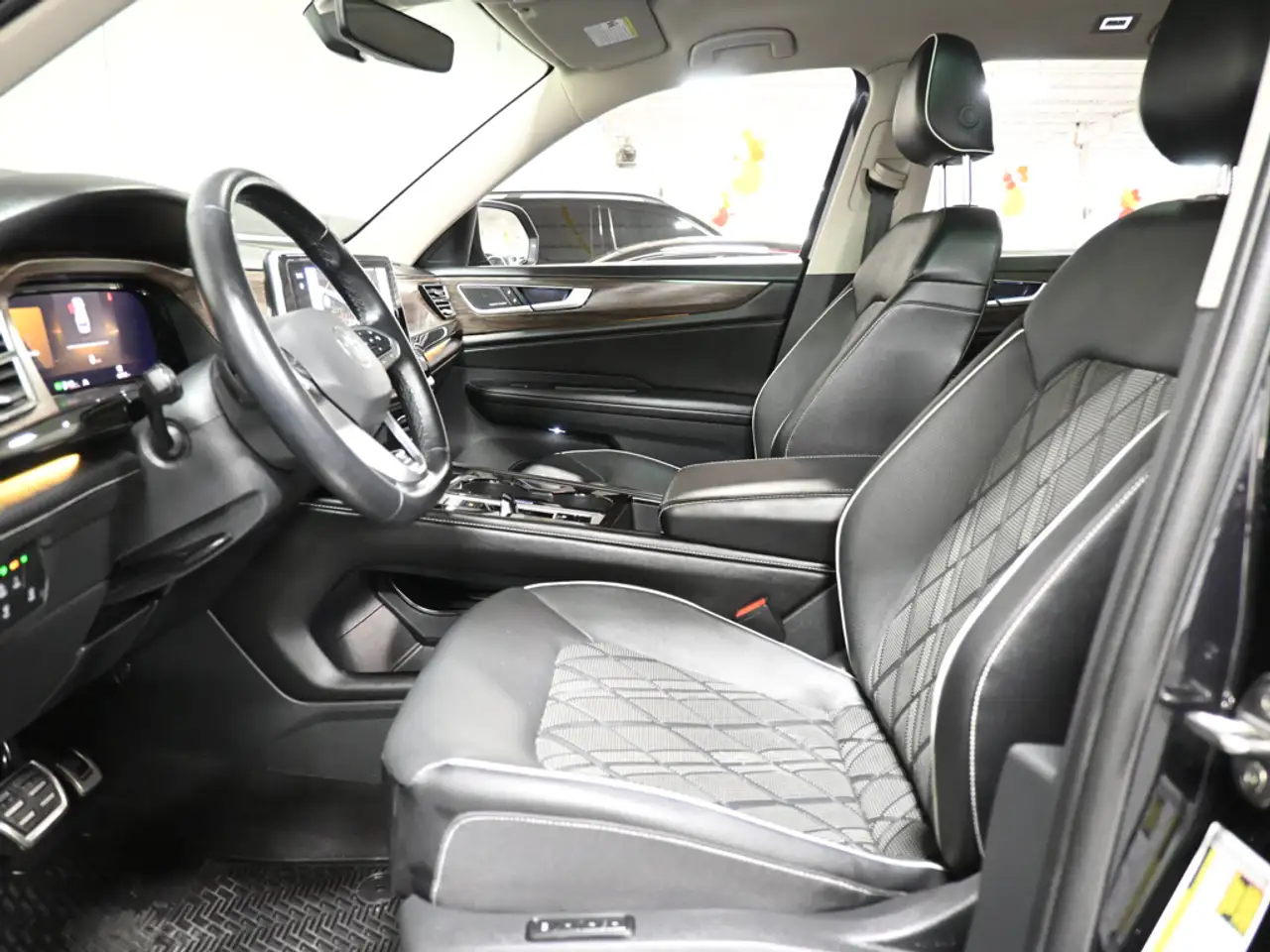 Volkswagen Atlas photo Volkswagen Atlas