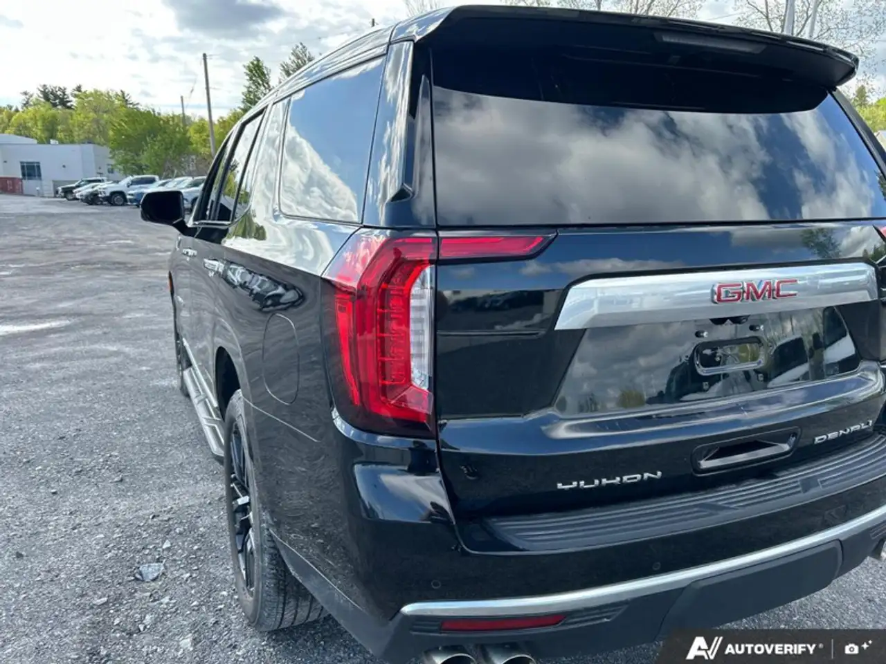 GMC Yukon снимка GMC Yukon