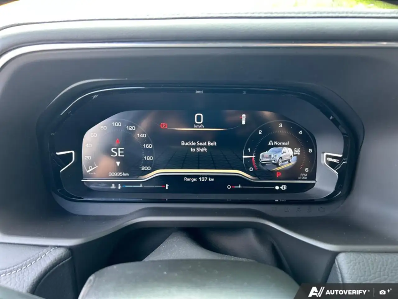 GMC Yukon снимка GMC Yukon