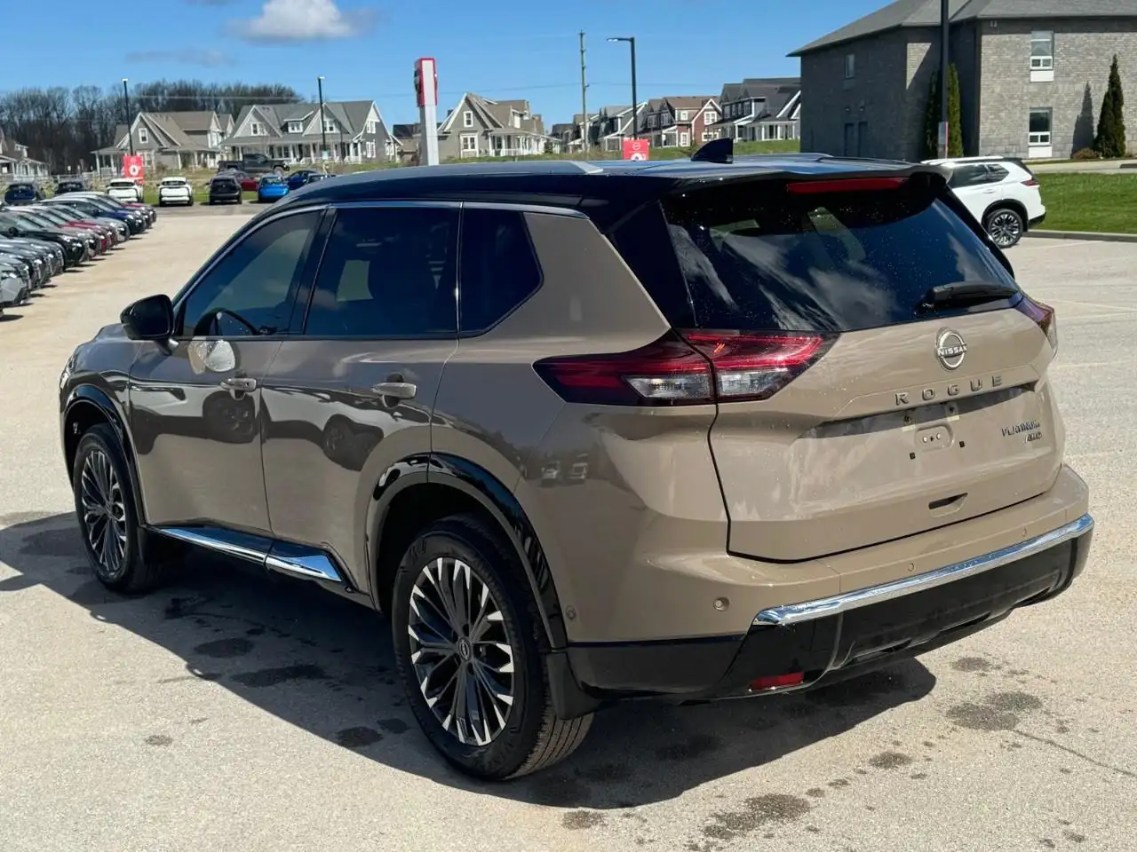 Nissan Rogue снимка Nissan Rogue