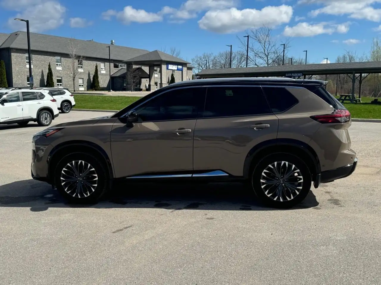 Nissan Rogue снимка Nissan Rogue
