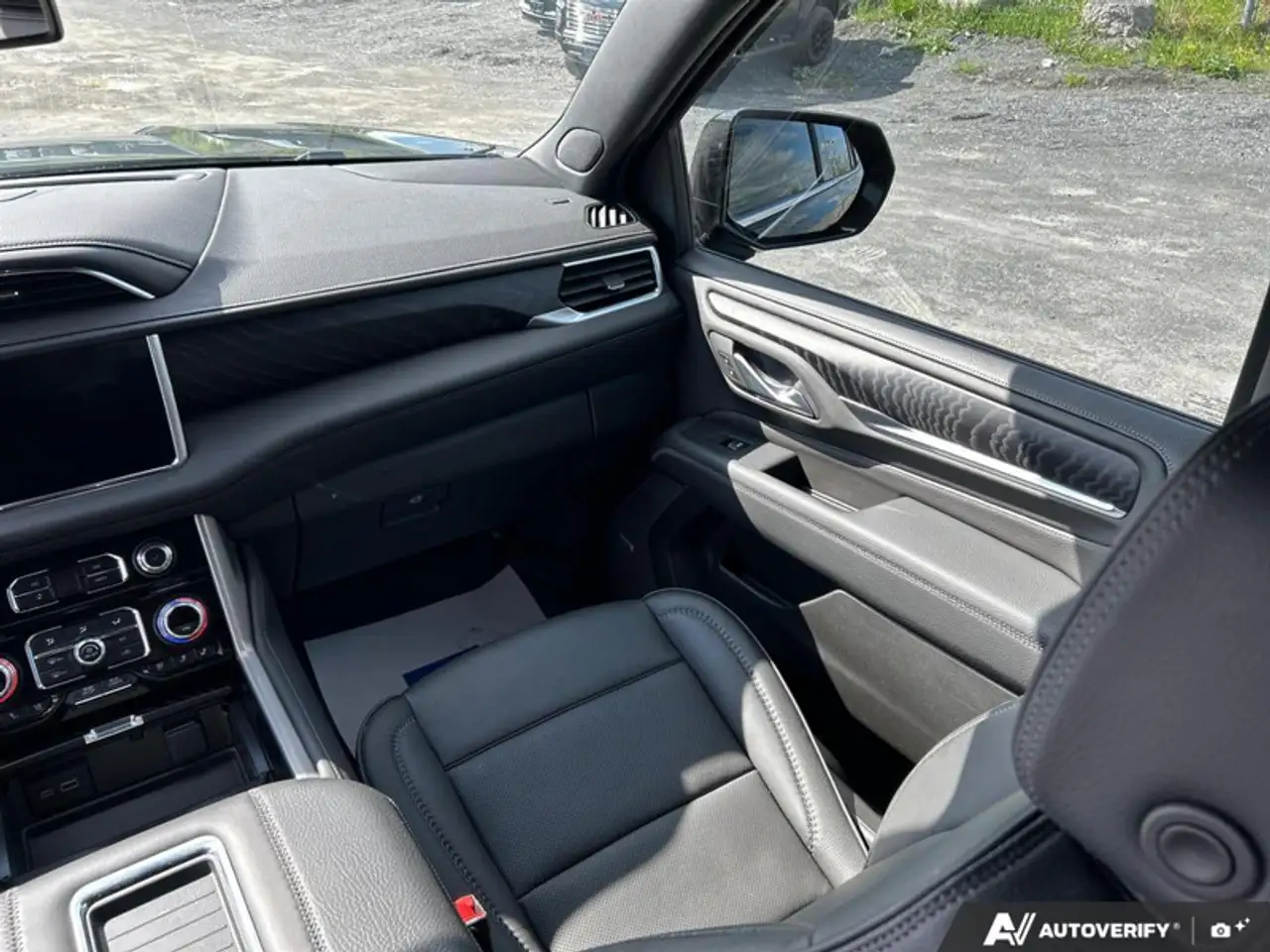 GMC Yukon снимка GMC Yukon