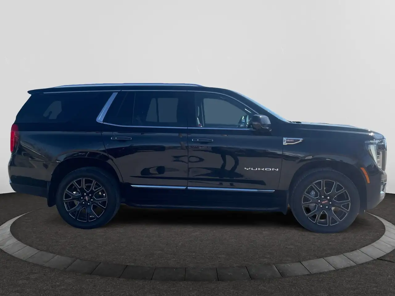 GMC Yukon снимка GMC Yukon