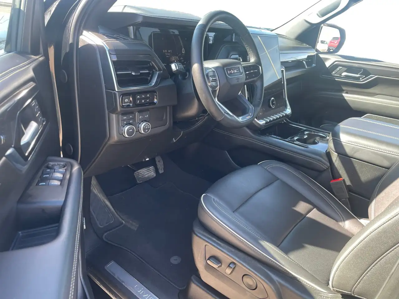GMC Yukon снимка GMC Yukon
