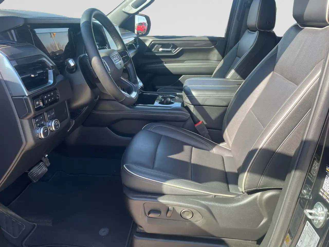 GMC Yukon снимка GMC Yukon