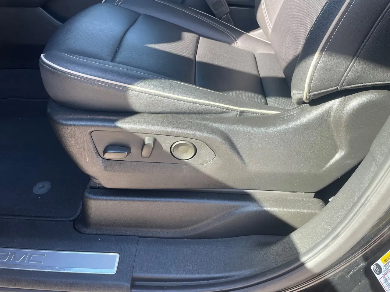 GMC Yukon снимка GMC Yukon