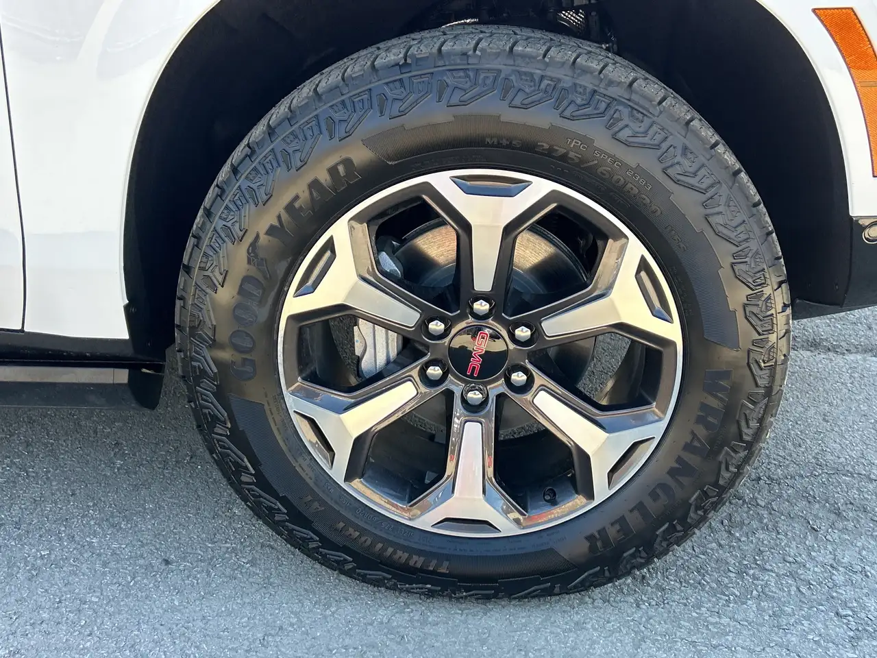 GMC Yukon снимка GMC Yukon
