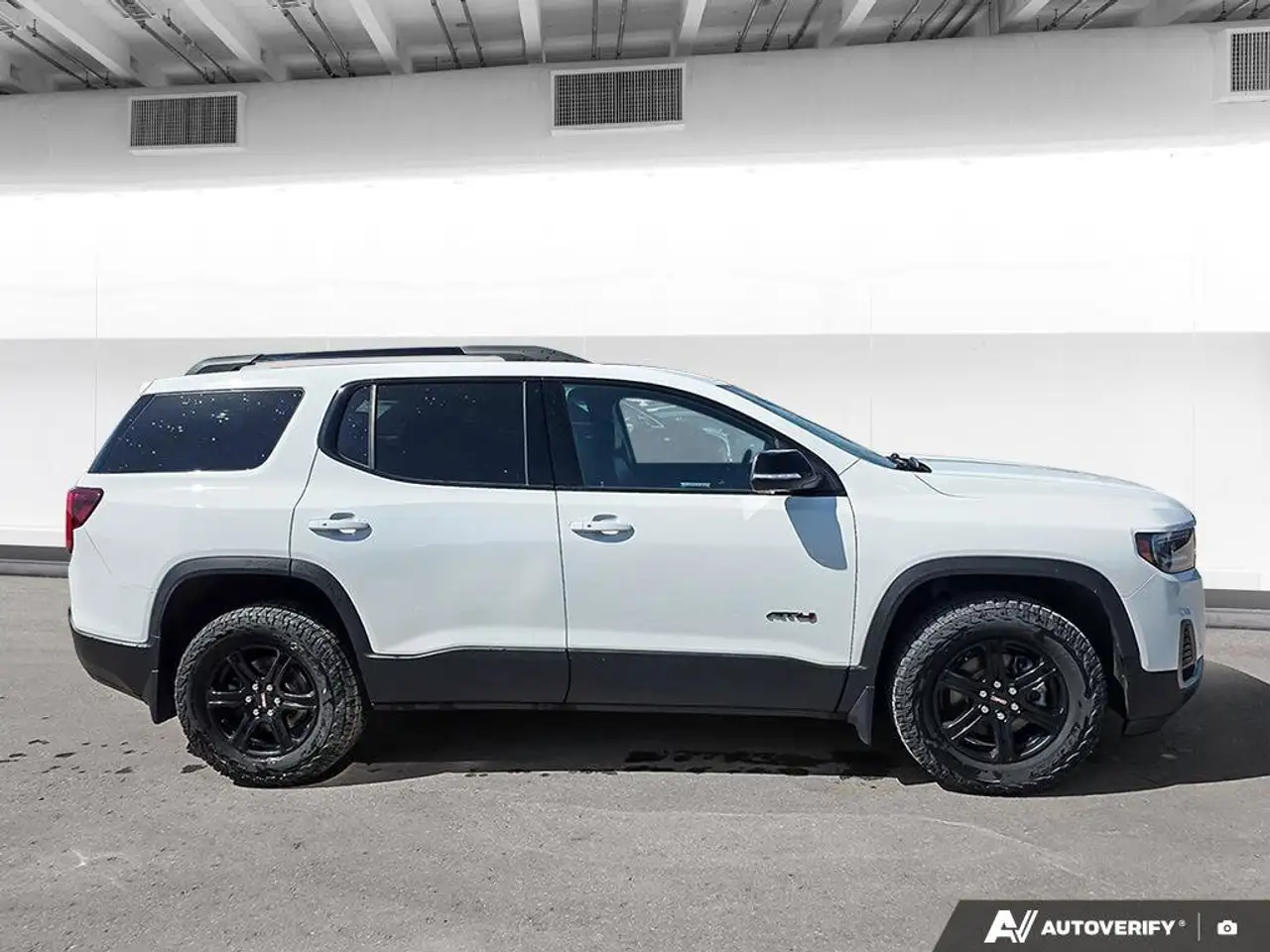 GMC Acadia photo GMC Acadia