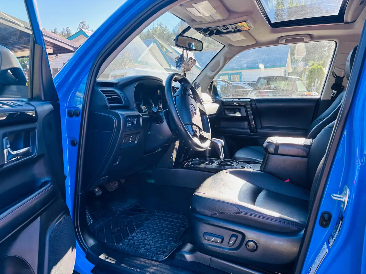 Toyota 4-Runner снимка Toyota 4-Runner