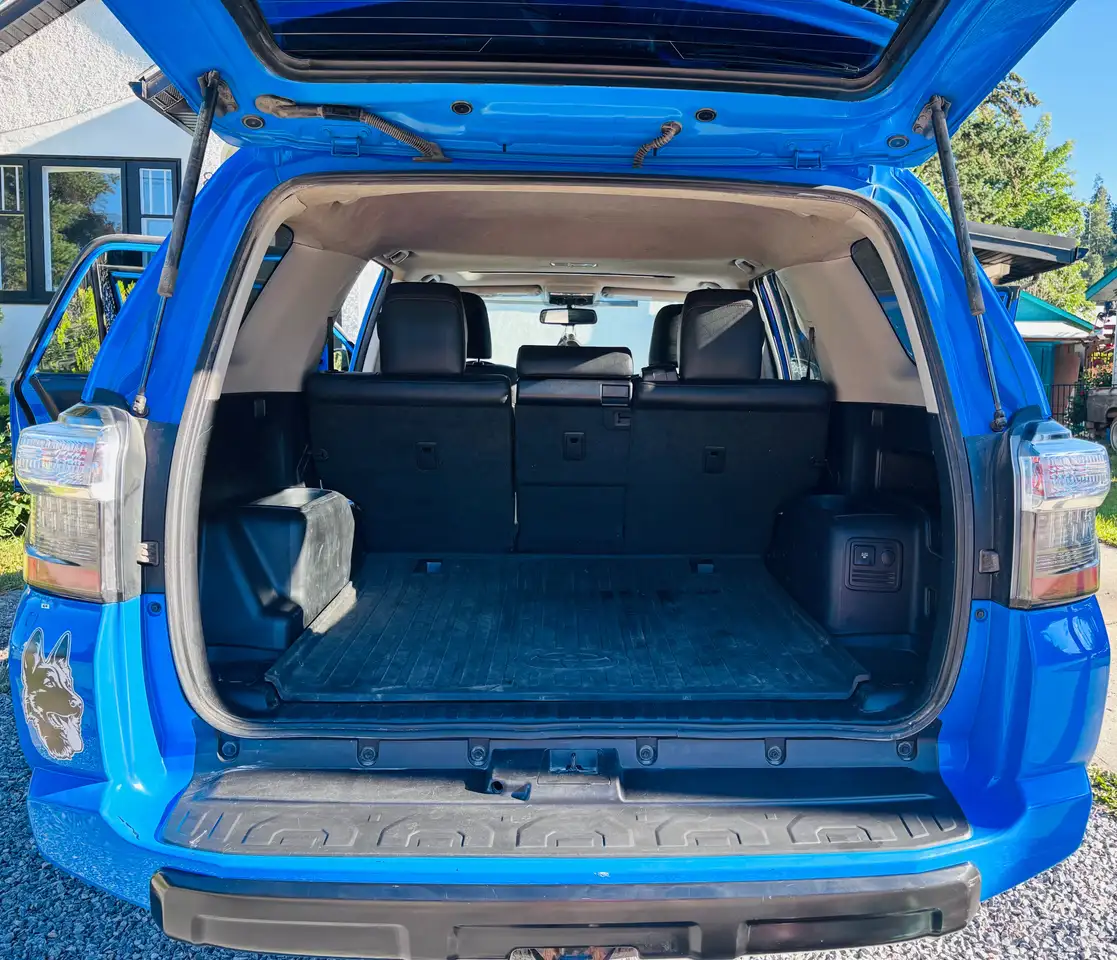 Toyota 4-Runner снимка Toyota 4-Runner