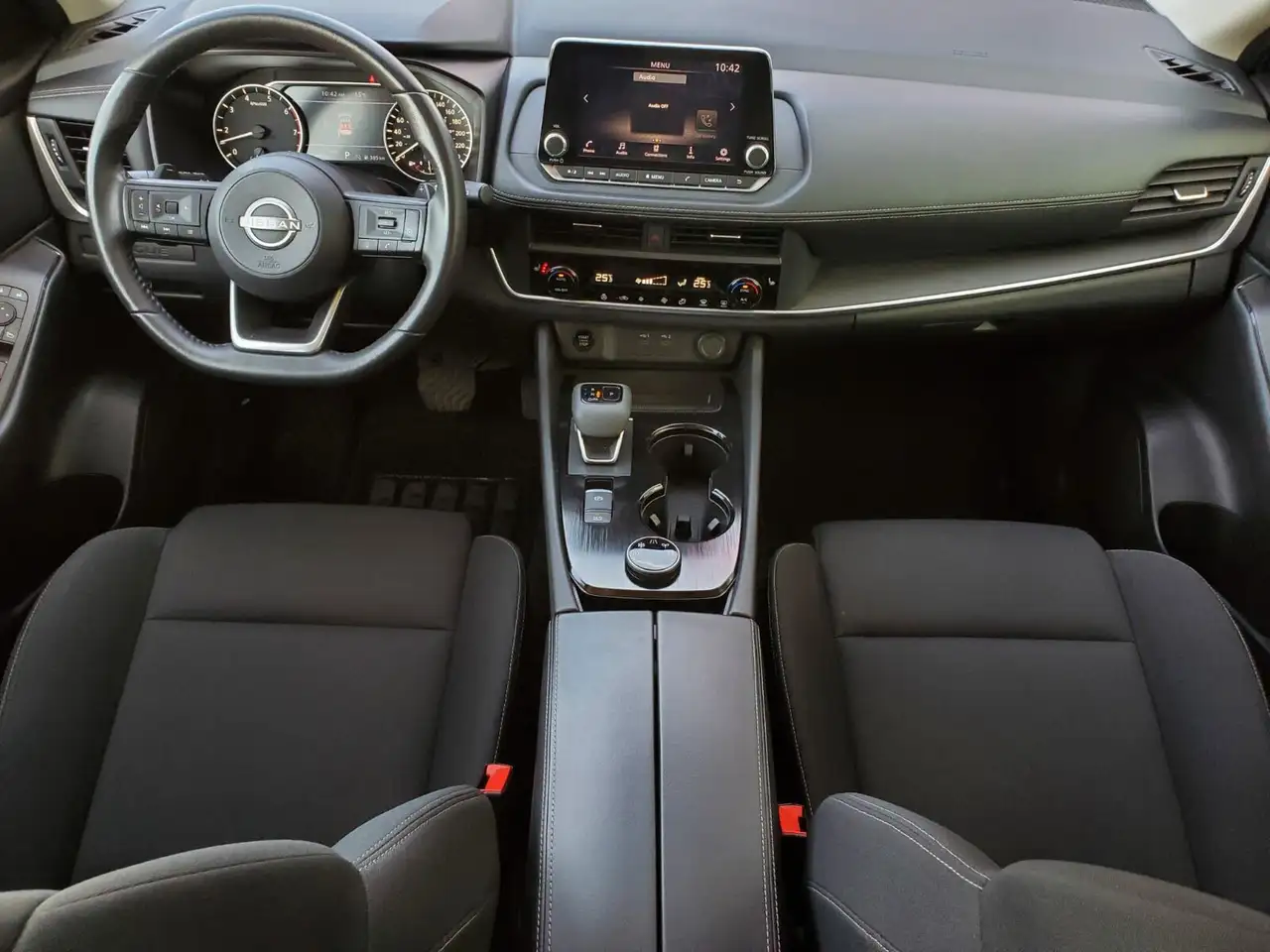 Nissan Rogue fotografie Nissan Rogue