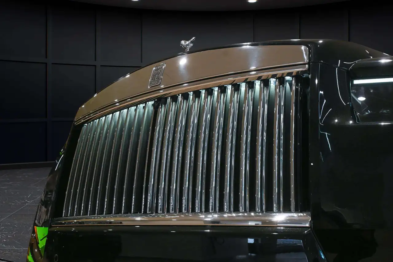 Rolls-Royce Cullinan photo Rolls-Royce Cullinan