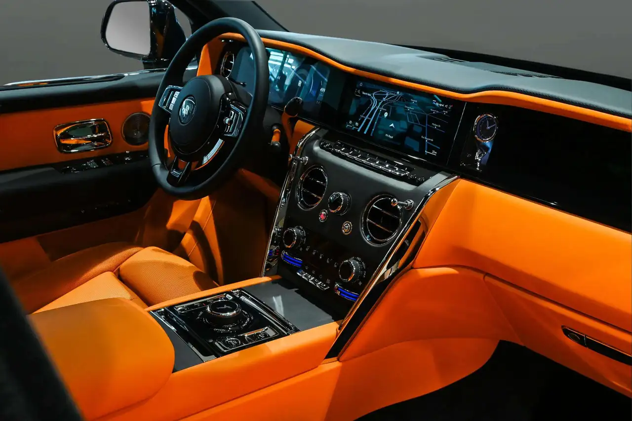 Rolls-Royce Cullinan photo Rolls-Royce Cullinan