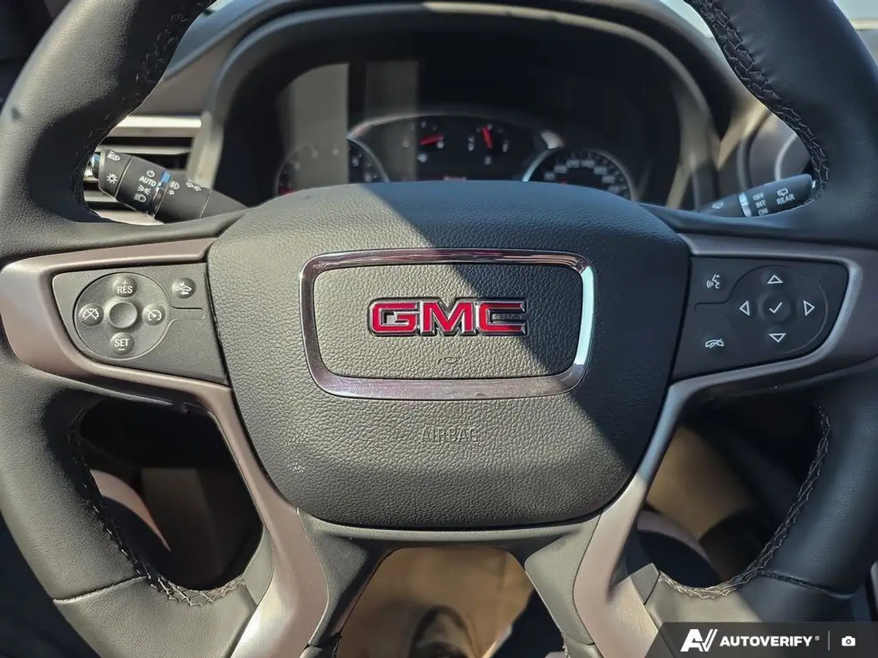 GMC Acadia photo GMC Acadia
