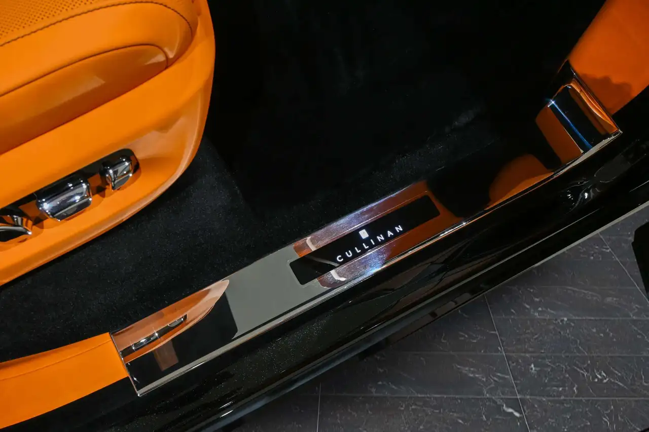 Rolls-Royce Cullinan photo Rolls-Royce Cullinan