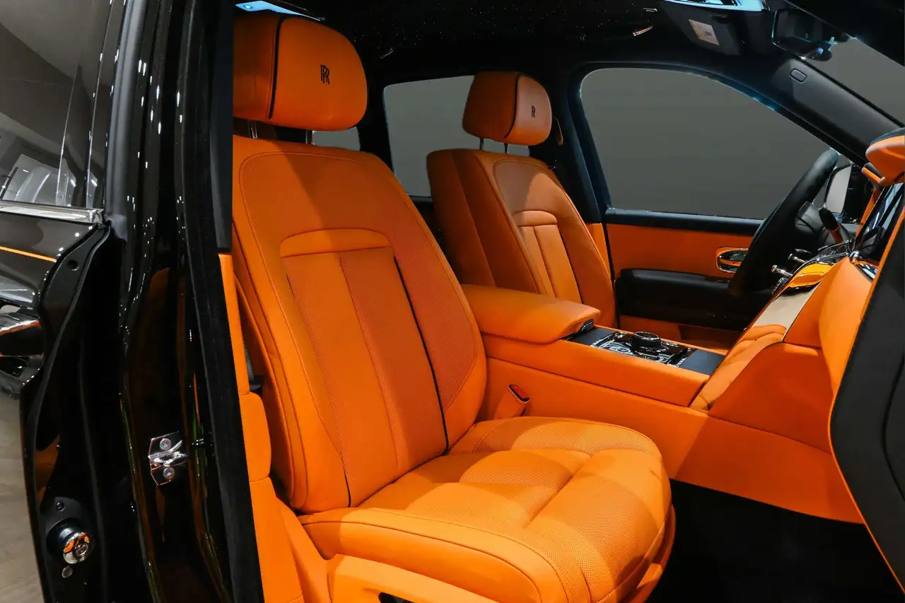 Rolls-Royce Cullinan photo Rolls-Royce Cullinan