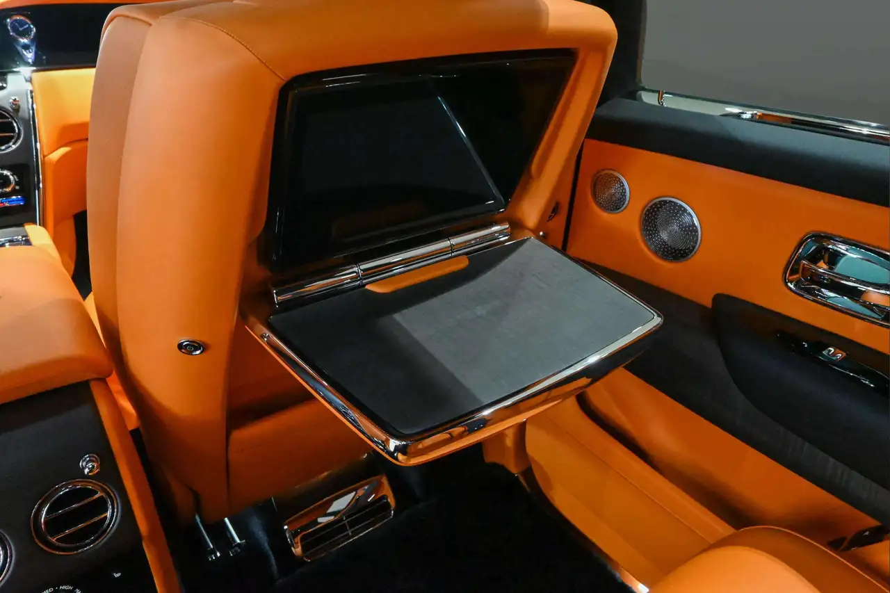 Rolls-Royce Cullinan photo Rolls-Royce Cullinan
