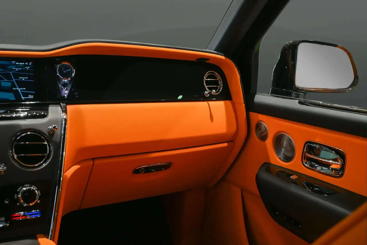 Rolls-Royce Cullinan photo Rolls-Royce Cullinan