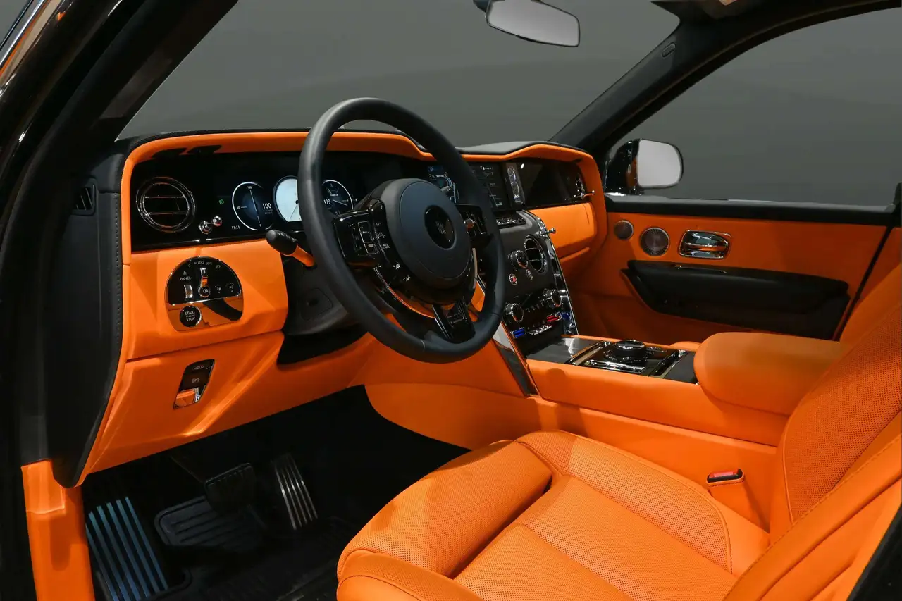 Rolls-Royce Cullinan photo Rolls-Royce Cullinan